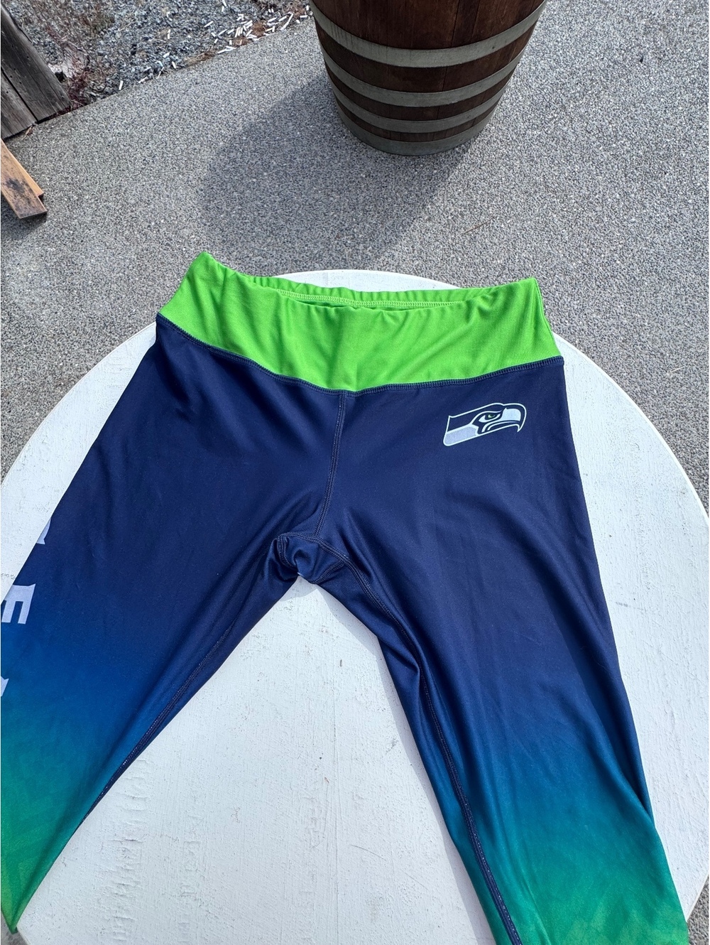 Seattle Seahawks Womens M NFL Team Apparel Leggings Navy Green Ombre SEAHAWKS